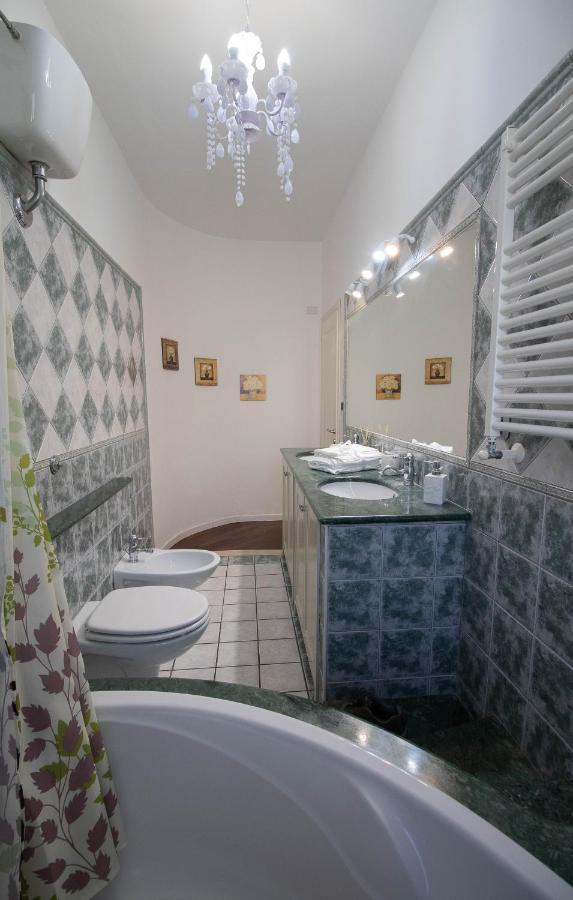 La Casa Di Adele Cagliari B&B Экстерьер фото
